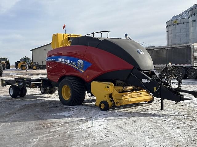 Image of New Holland Big Baler 330 equipment image 2