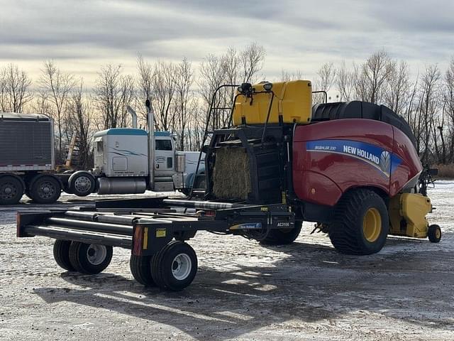 Image of New Holland Big Baler 330 equipment image 3