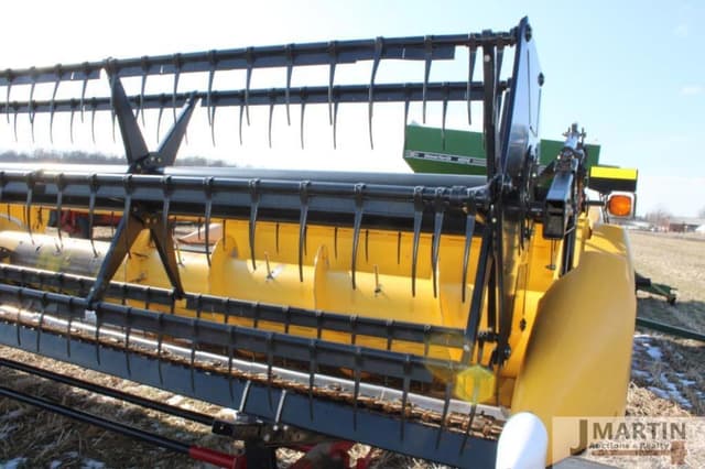 Image of New Holland 740CF equipment image 4