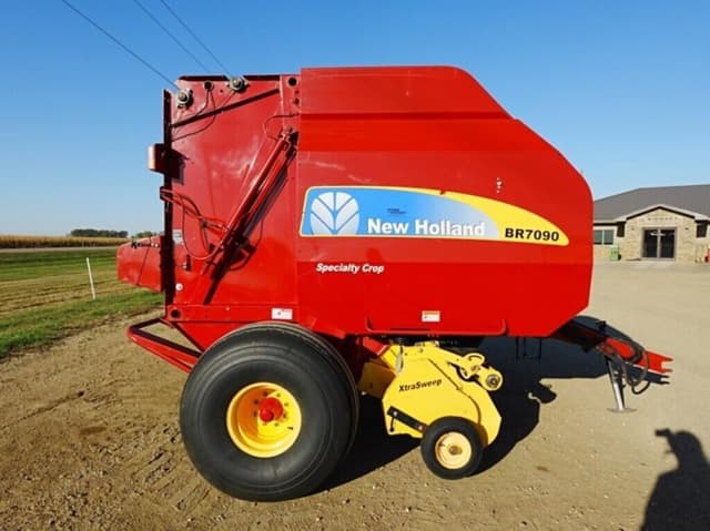 Image of New Holland BR7090 equipment image 1