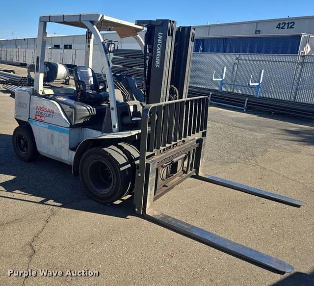 Image of Nissan 80 equipment image 2