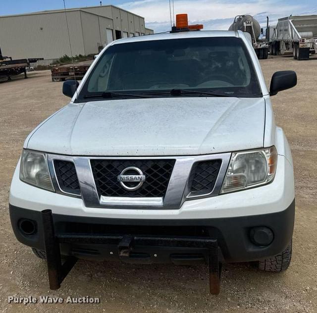 Image of Nissan Frontier equipment image 1