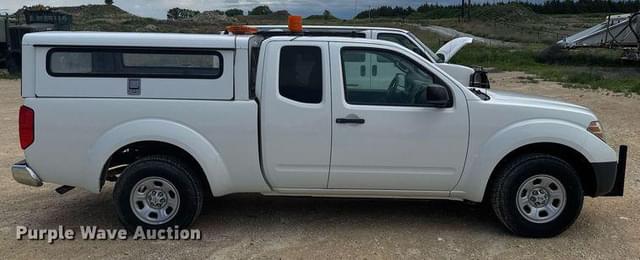 Image of Nissan Frontier equipment image 3
