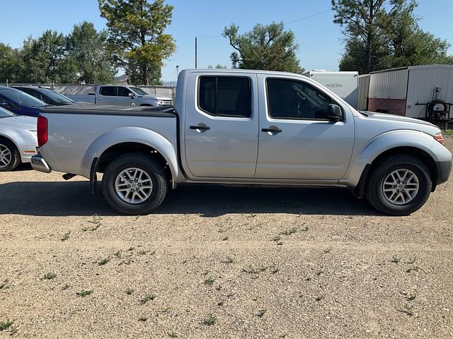 Image of Nissan Frontier equipment image 3