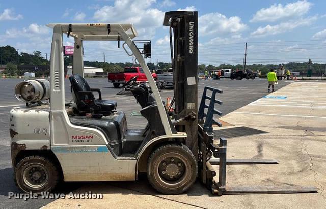 Image of Nissan 60 equipment image 3