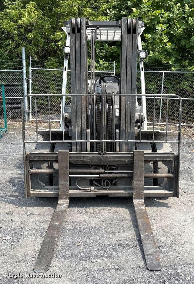 Image of Nissan 80 equipment image 1