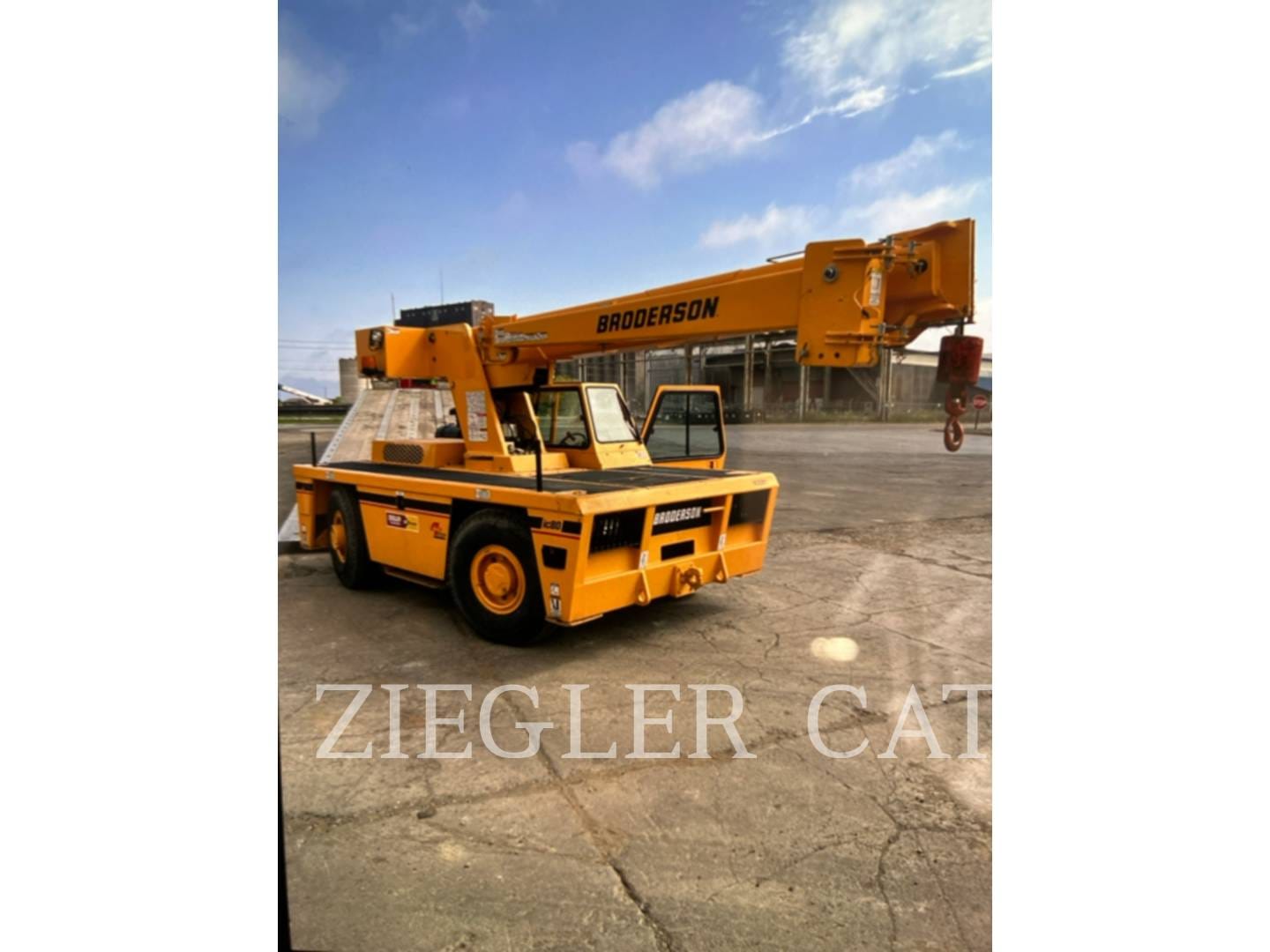 2014 Broderson IC80-3J Equipment Image0