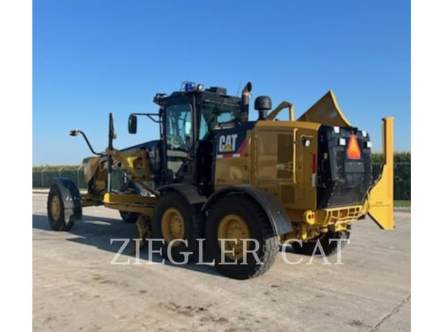Image of Caterpillar 12M2AWD equipment image 3