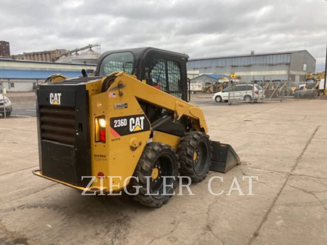 Image of Caterpillar 236D equipment image 2
