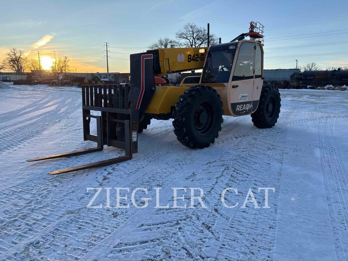 2014 Load Lifter 842-G Equipment Image0