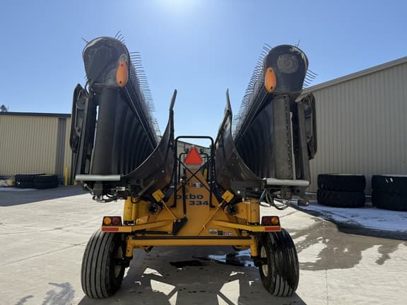 Image of Oxbo 334 equipment image 3