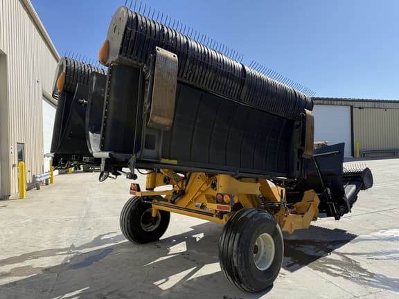 Image of Oxbo 334 equipment image 2