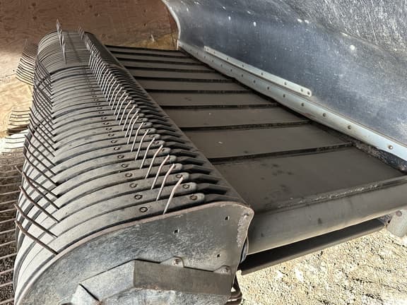 Image of Oxbo 334 equipment image 2