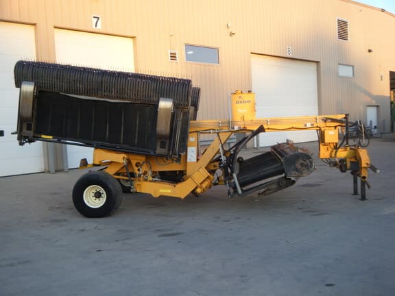 Image of Oxbo 334 equipment image 1