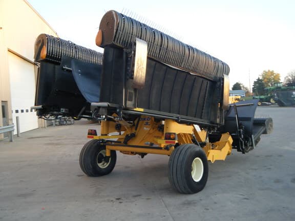 Image of Oxbo 334 equipment image 2