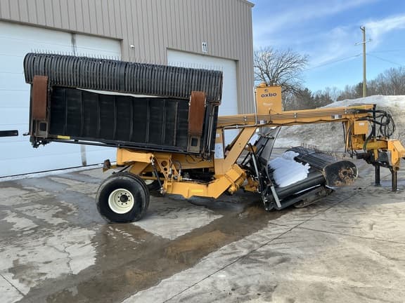 Image of Oxbo 334 equipment image 2