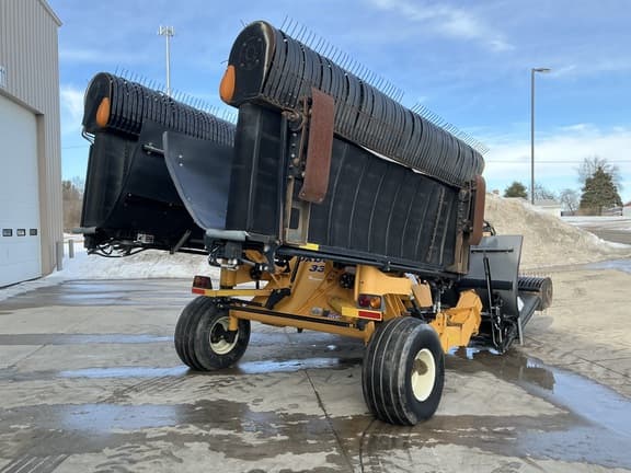 Image of Oxbo 334 equipment image 3