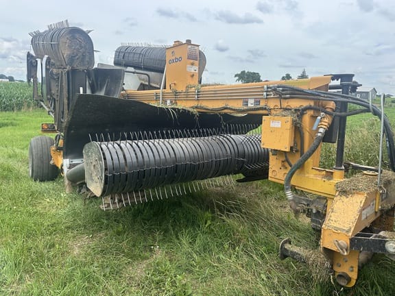 2014 Oxbo 334 Equipment Image0