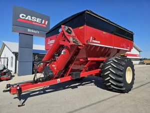 2014 Parker 1048 Image