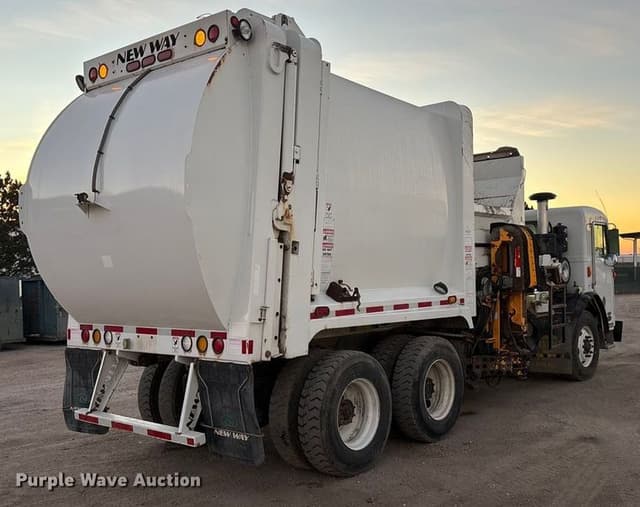 Image of Peterbilt 320 equipment image 4