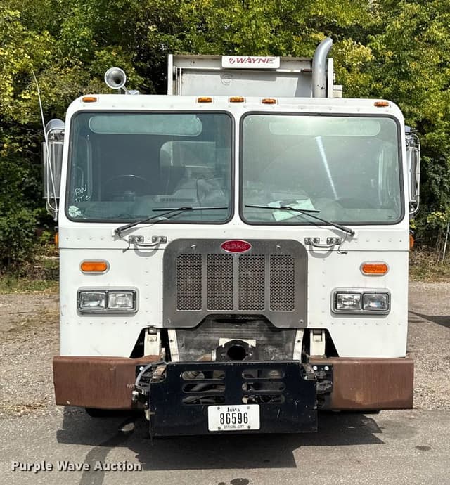 Image of Peterbilt 320 equipment image 1