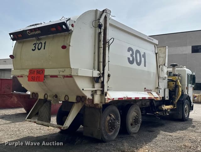 Image of Peterbilt 320 equipment image 4