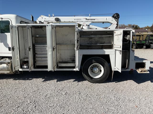 Image of Peterbilt 337 equipment image 4