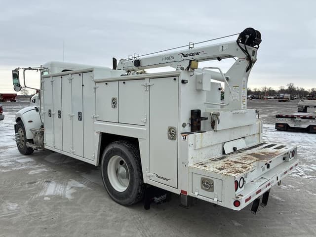 Image of Peterbilt 337 equipment image 3