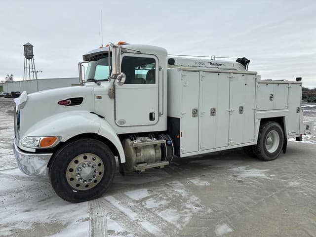 Image of Peterbilt 337 equipment image 4