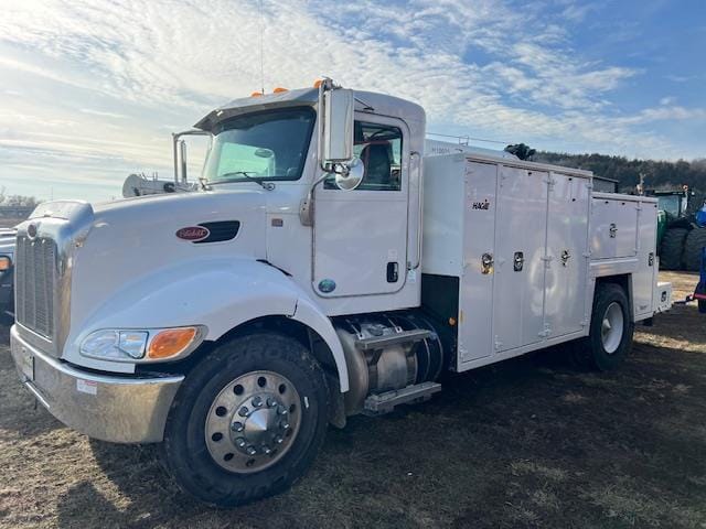 2014 Peterbilt 337 Equipment Image0