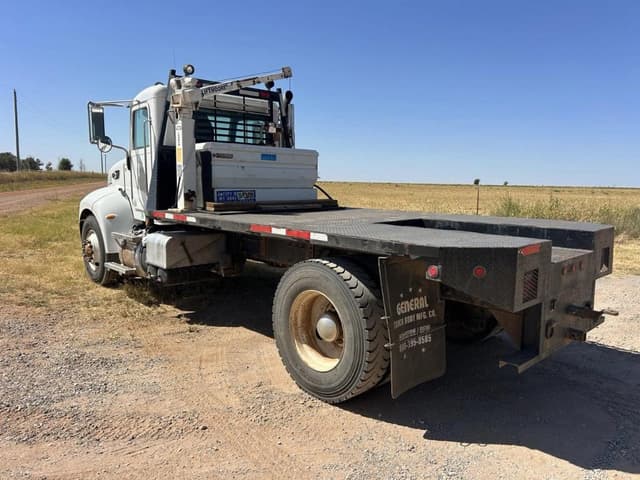 Image of Peterbilt 337 equipment image 2