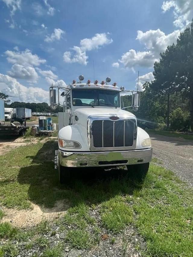 Image of Peterbilt 337 equipment image 3