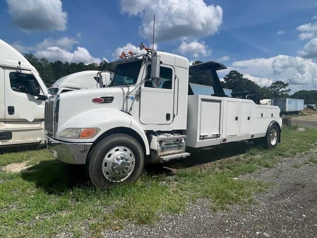 Image of Peterbilt 337 Primary image