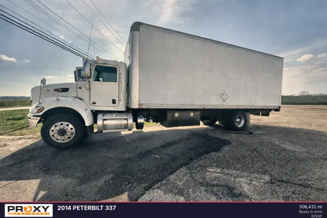 Image of Peterbilt 337 equipment image 1