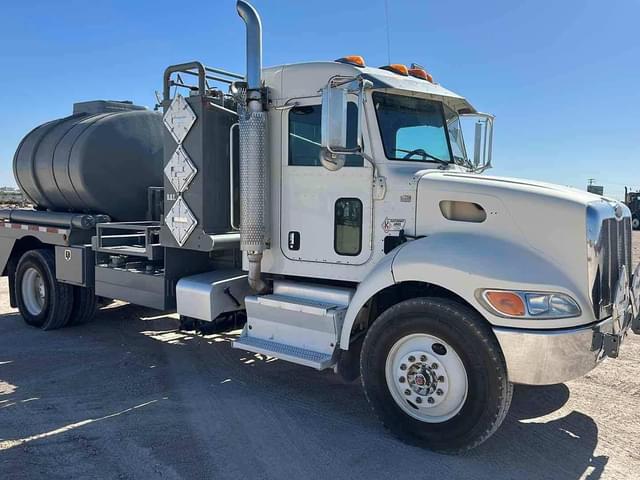 Image of Peterbilt 337 equipment image 1