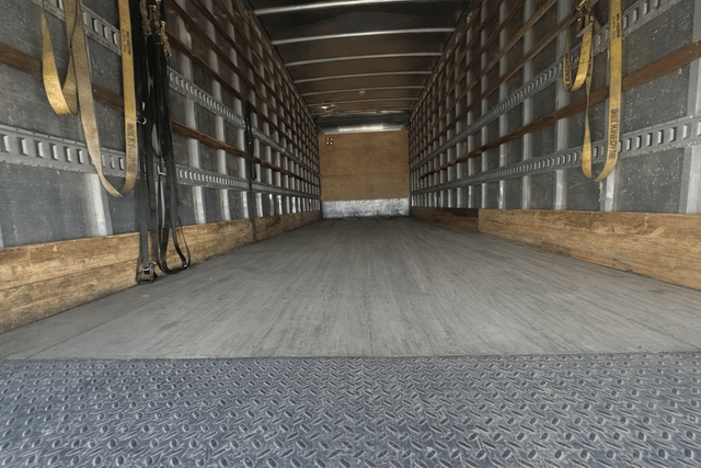 Image of Peterbilt 337 equipment image 4