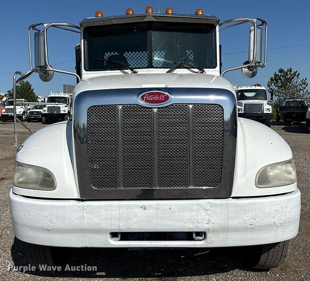 Image of Peterbilt 337 equipment image 1