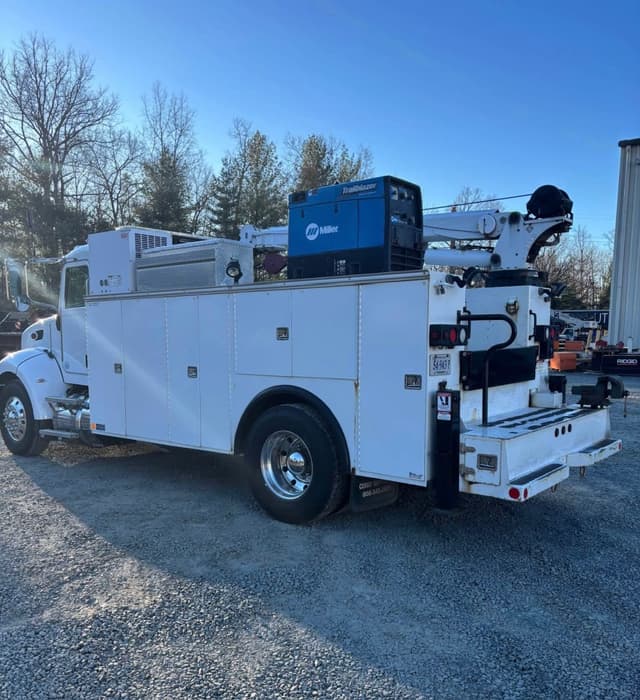 Image of Peterbilt 337 equipment image 2