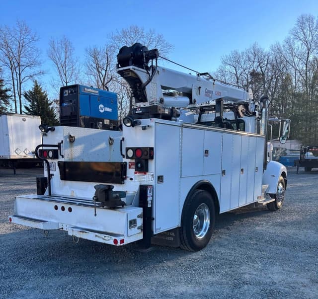 Image of Peterbilt 337 equipment image 3