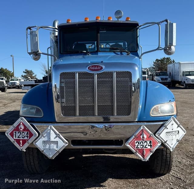 Image of Peterbilt 337 equipment image 1
