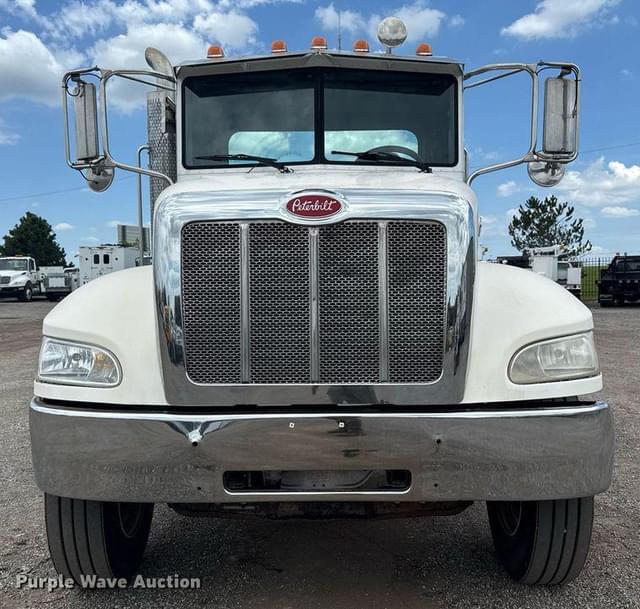 Image of Peterbilt 337 equipment image 1
