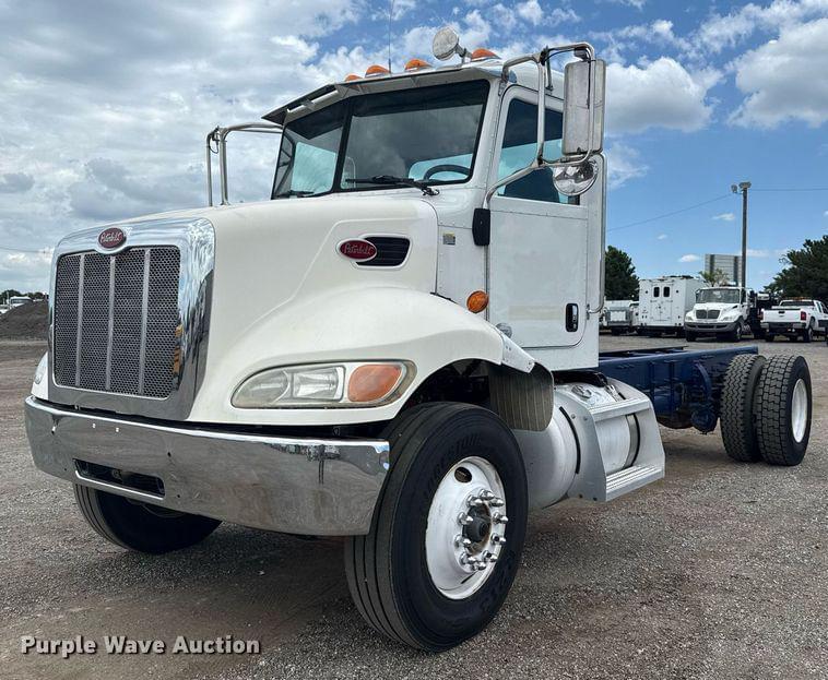 Image of Peterbilt 337 Primary image