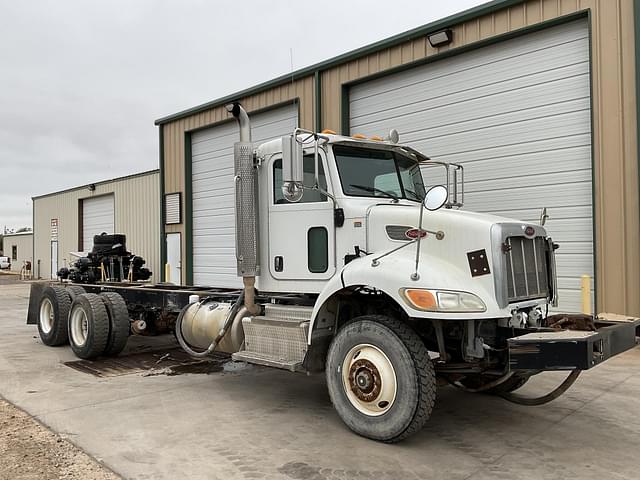 Image of Peterbilt 348 equipment image 1