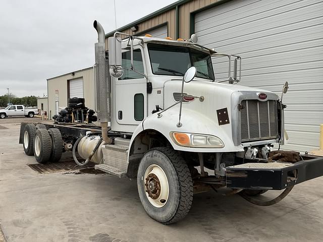 Image of Peterbilt 348 equipment image 2