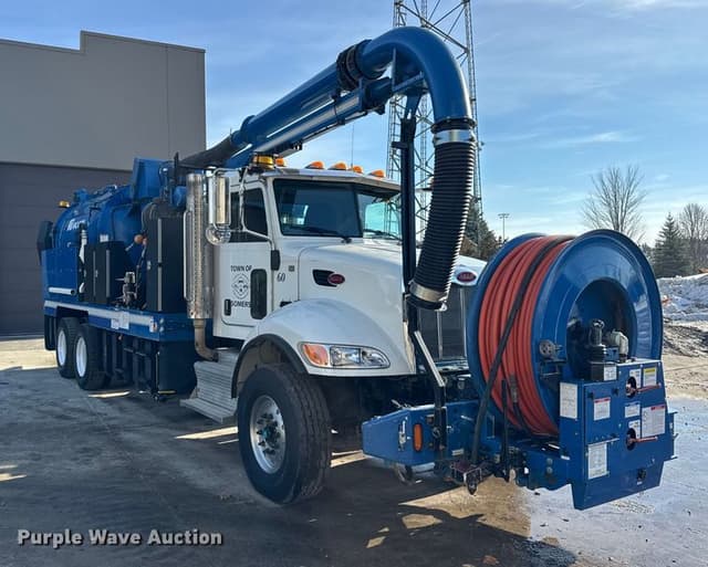 Image of Peterbilt 348 equipment image 2