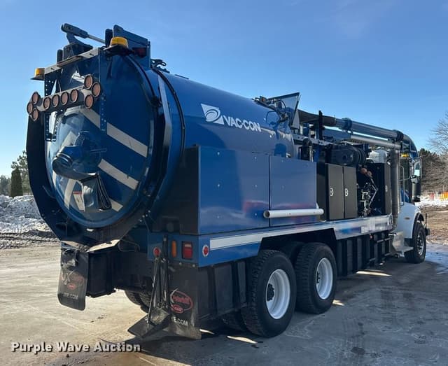 Image of Peterbilt 348 equipment image 4