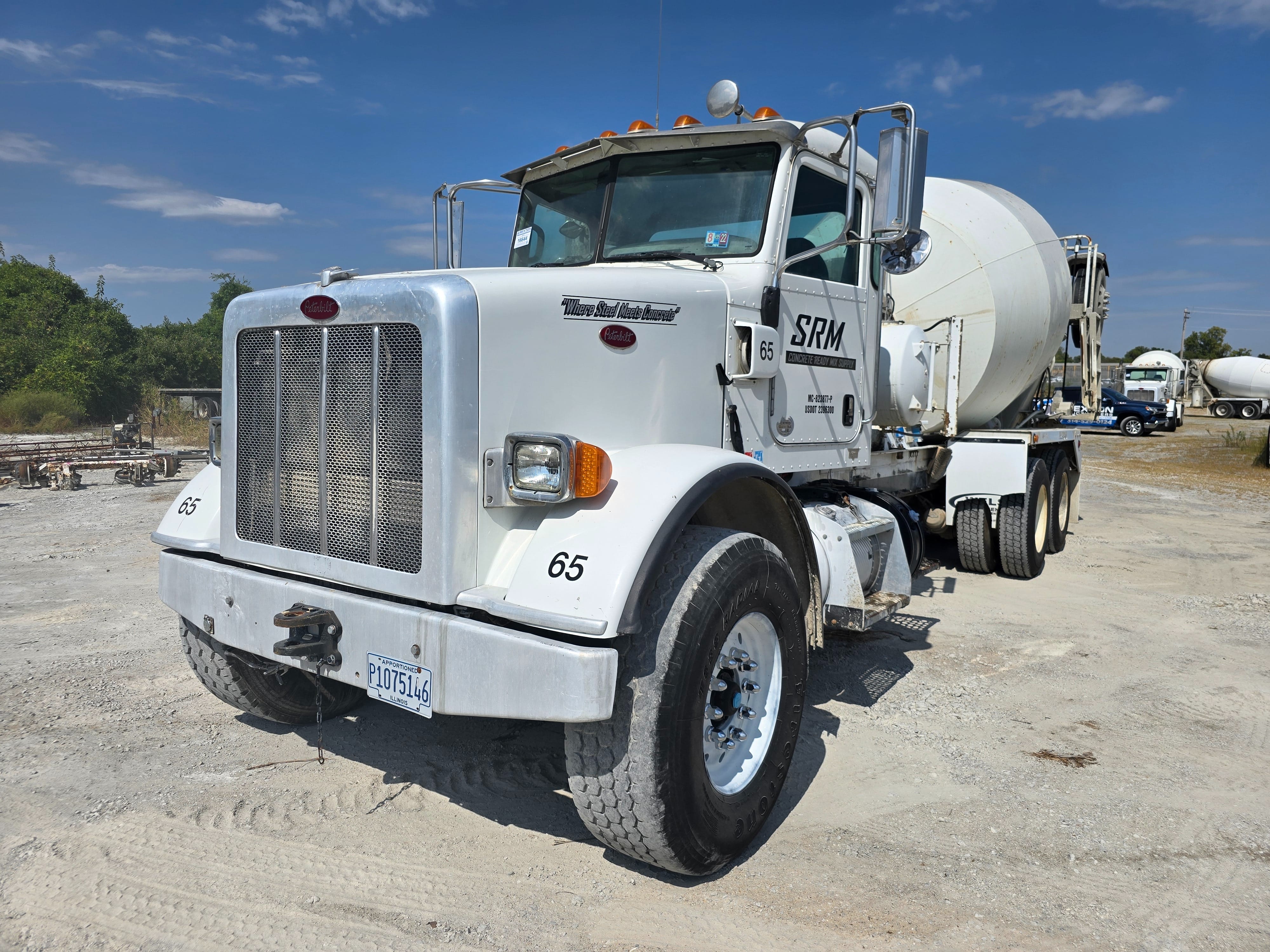 2014 Peterbilt 365 Equipment Image0