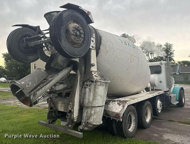 Image of Peterbilt 365 equipment image 4