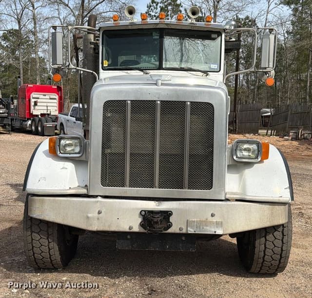 Image of Peterbilt 365 equipment image 1