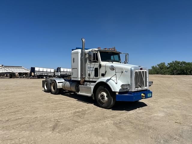 Image of Peterbilt 365 equipment image 2